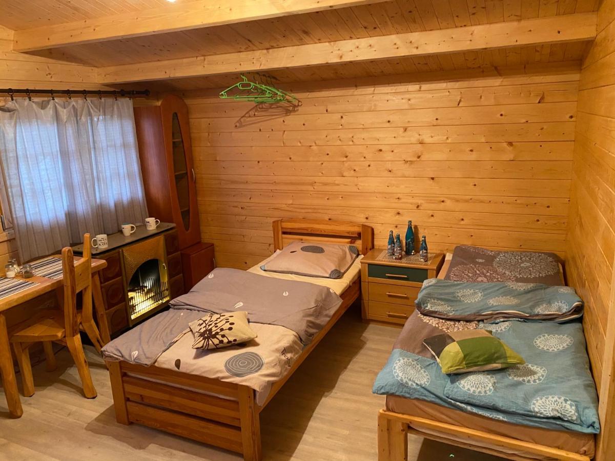 Domek letniskowy W Tawęcinie - Housity
