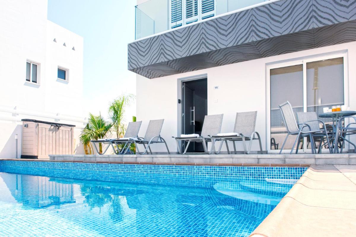 Suitetrails - Nissini Nero, 3 bedroom villa with private pool, 5 min to the beach
