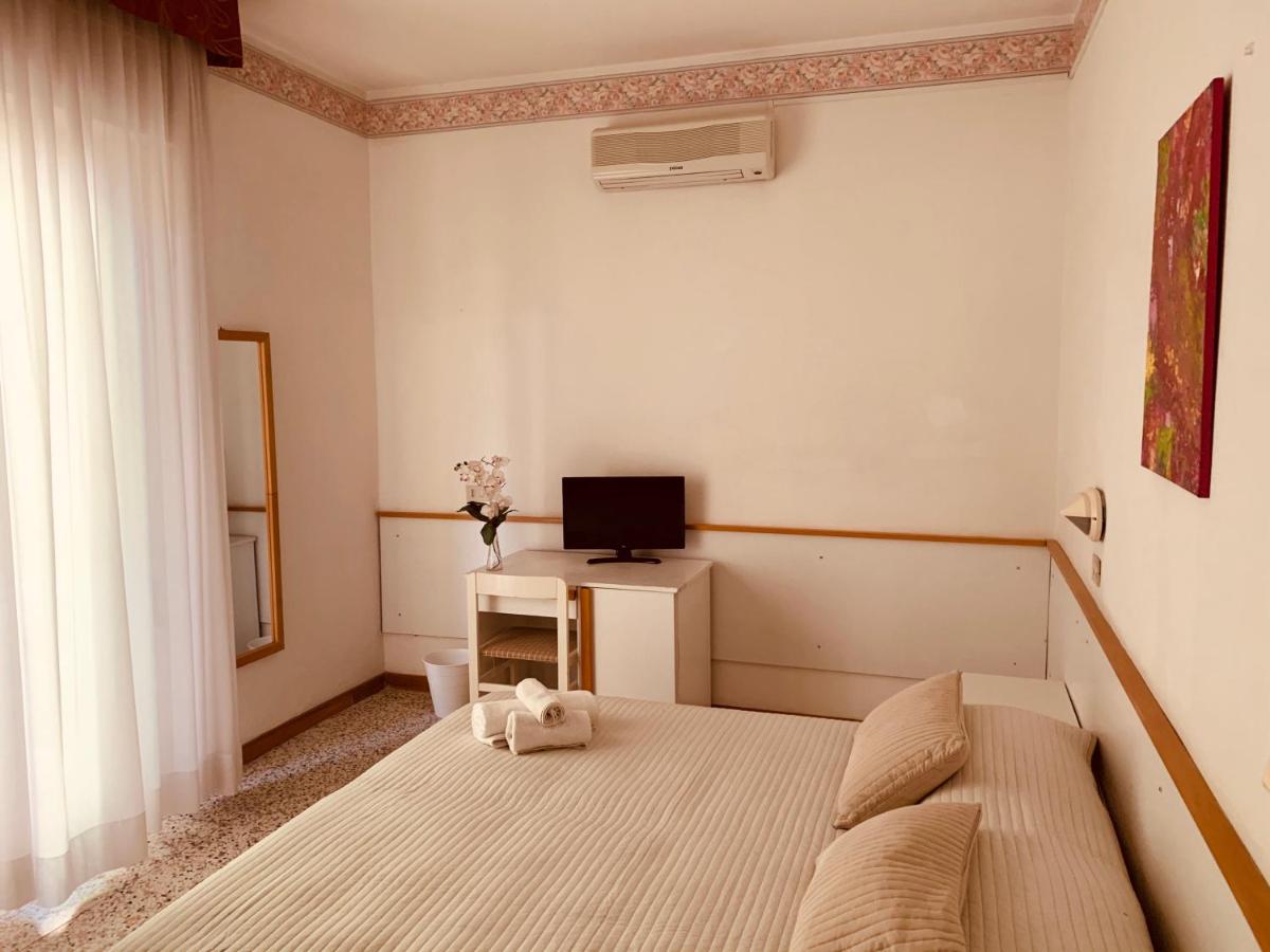 HOTEL LABRADOR - Housity