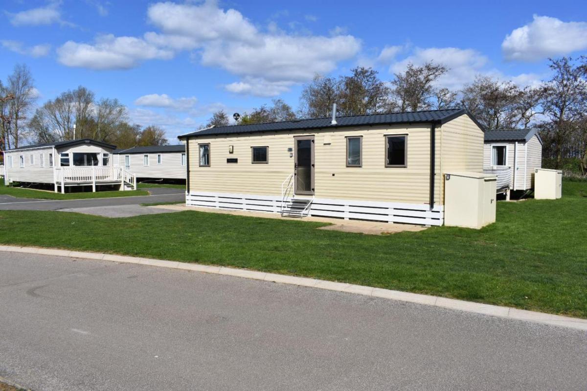The Salsa Attractive accomodation at Tattershall Lakes - Housity