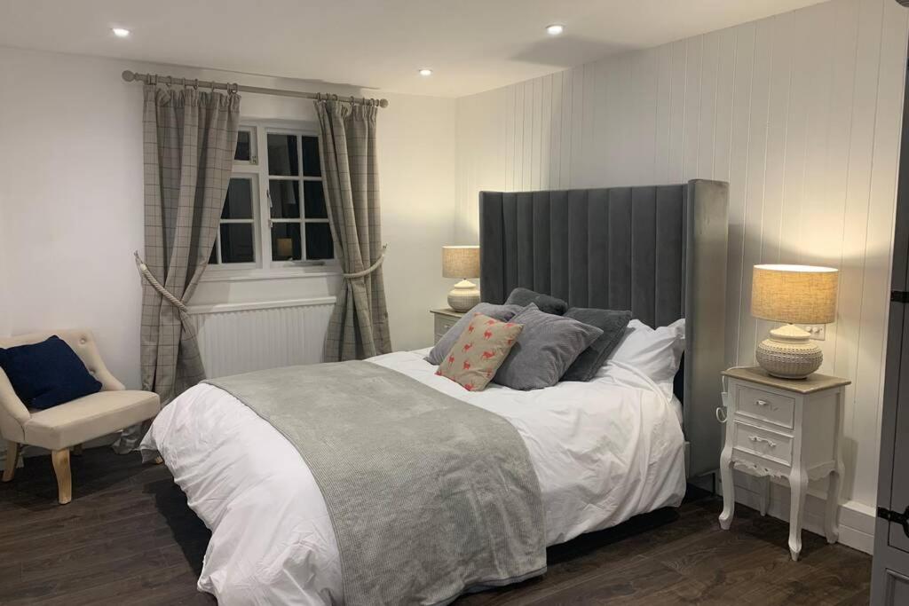 Clock Cottage Self contained Rutland Rural Retreat - Housity