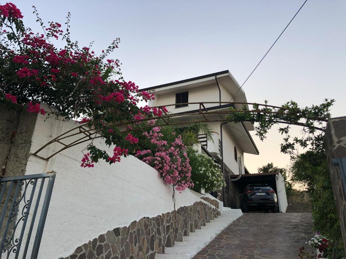 Spacious house with jacuzzi in Brancaleone Marina - Housity