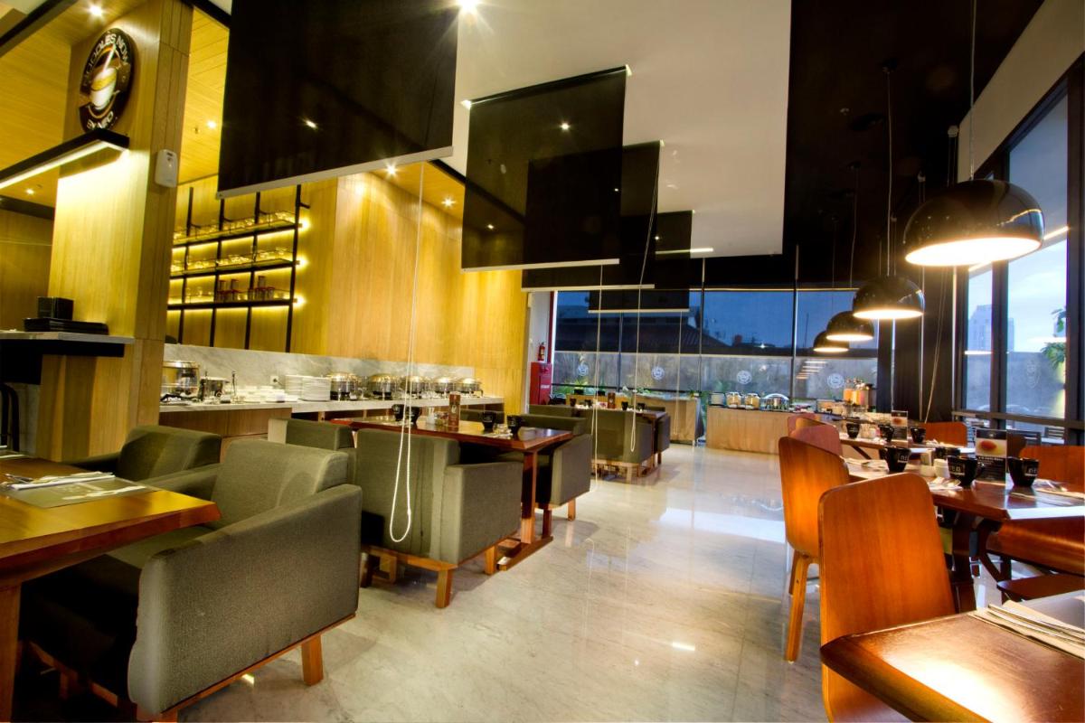 Neo Hotel Tendean Jakarta by ASTON - Housity
