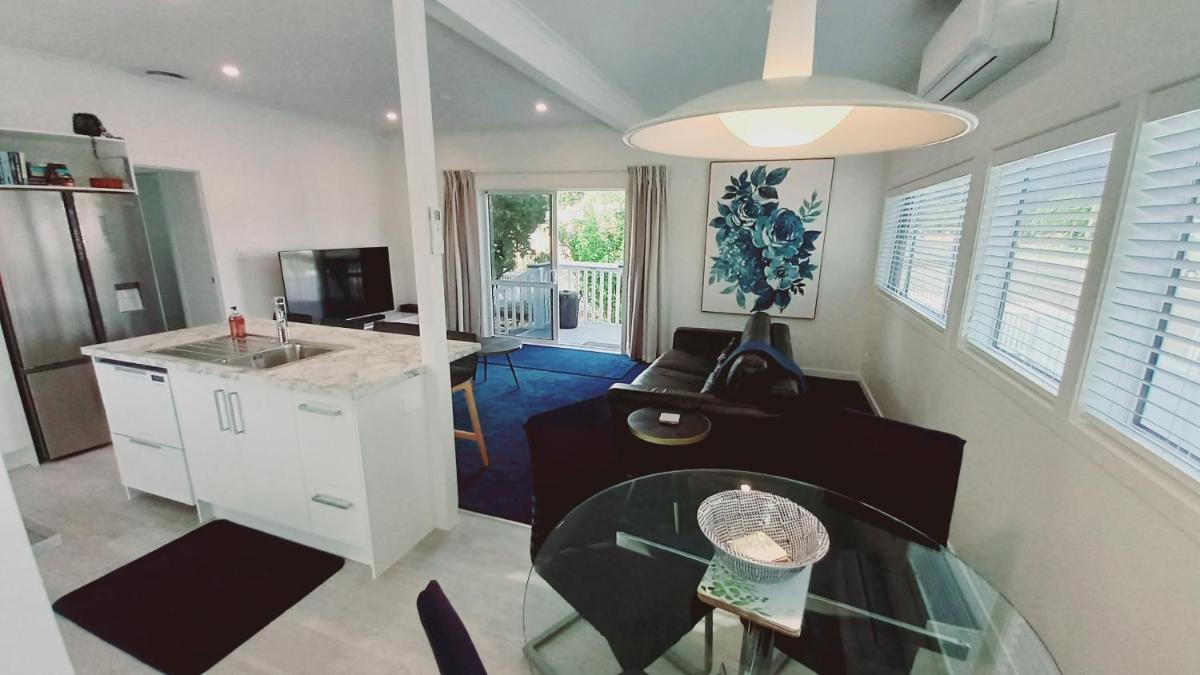Coromandel Town Harbourside Cottage Luxury Accommodation - Housity