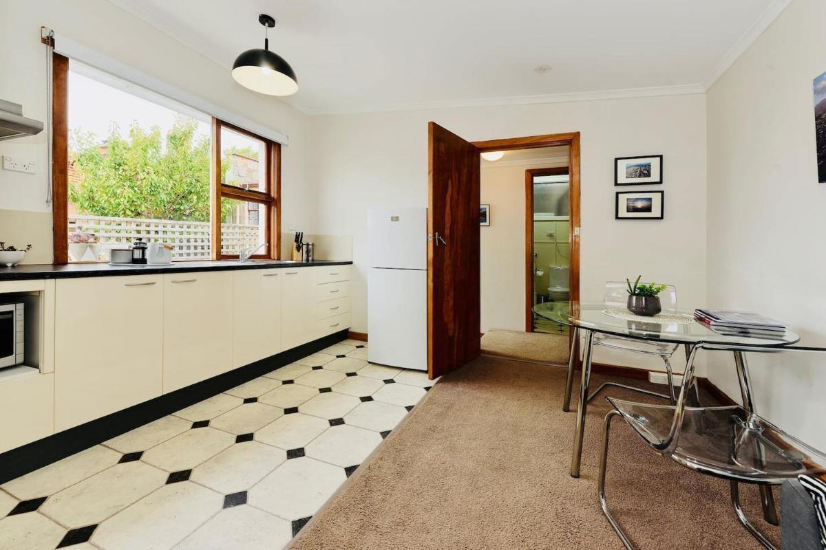 Suitetrails - Ms Sophia's Studio Apartment
