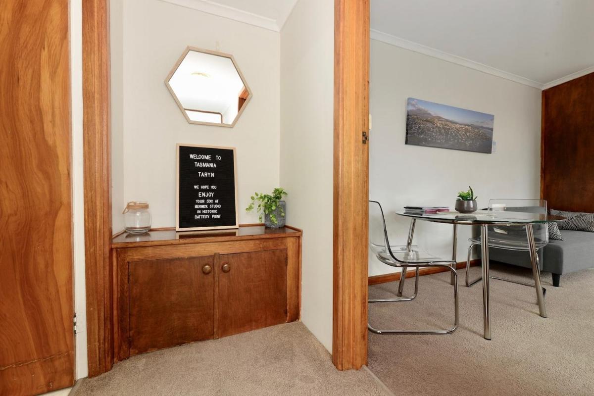 Ms Sophia's Studio Apartment - Housity