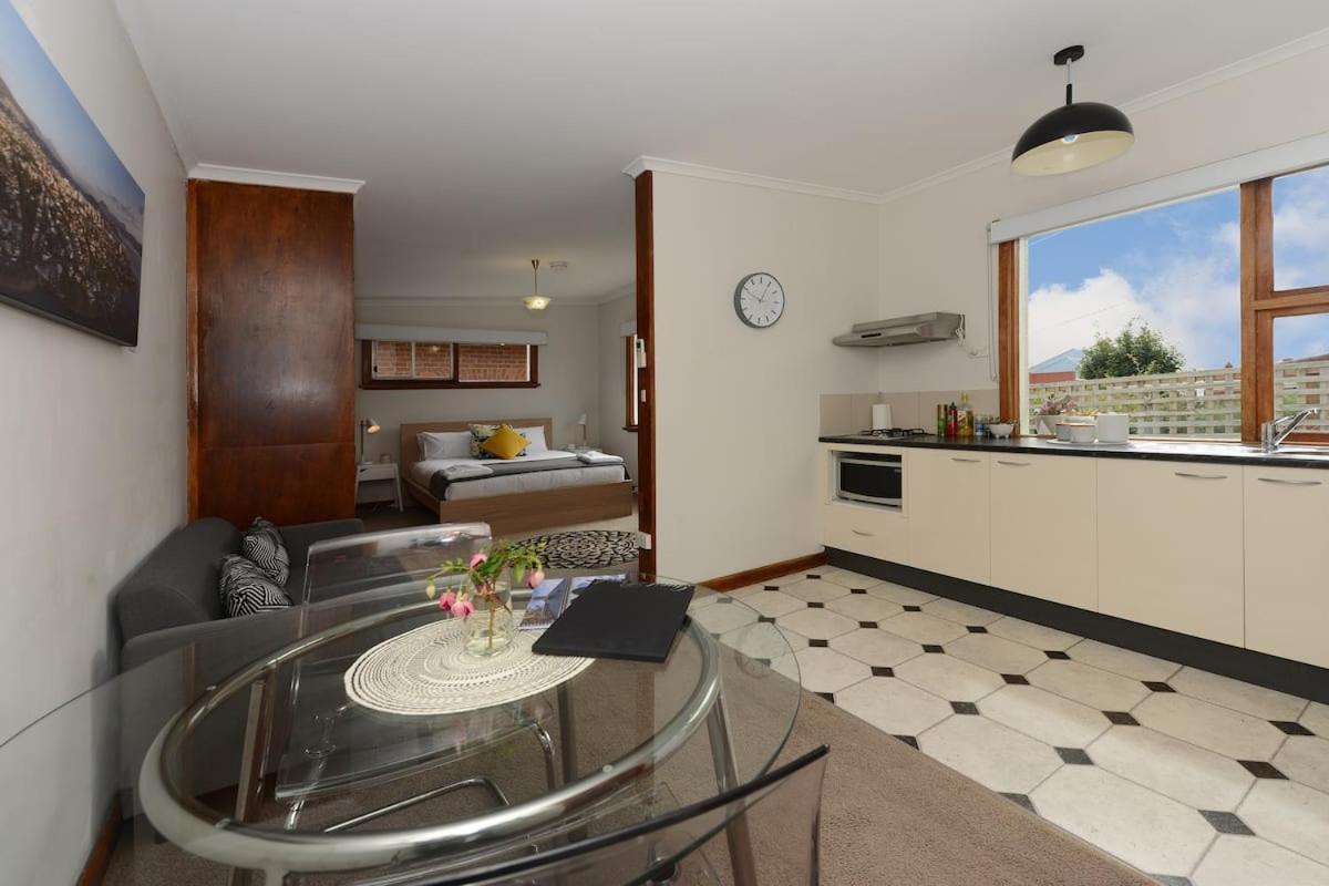 Ms Sophia's Studio Apartment - Housity