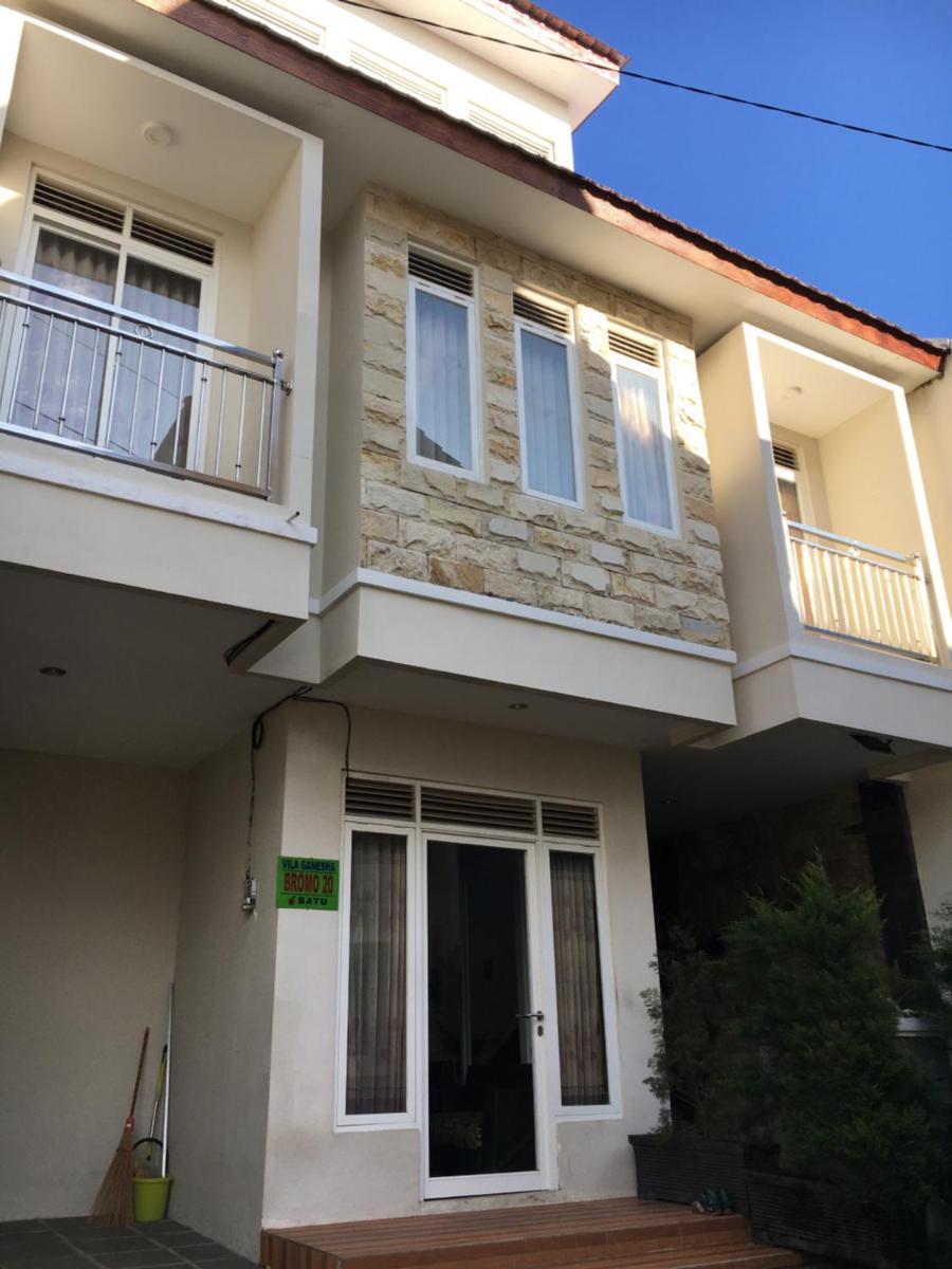 Villa Ganesha Batu near Museum Angkut - Housity