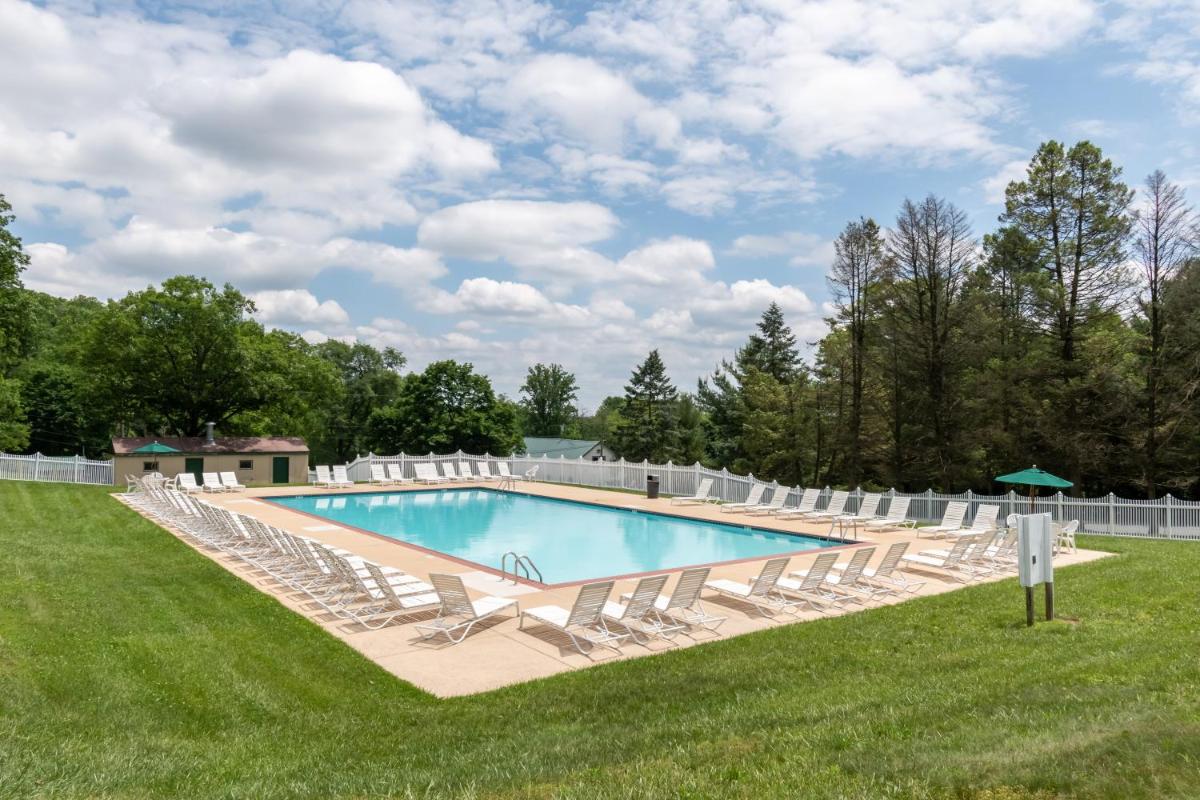Spring Gulch Screened Park Model 6 - Housity