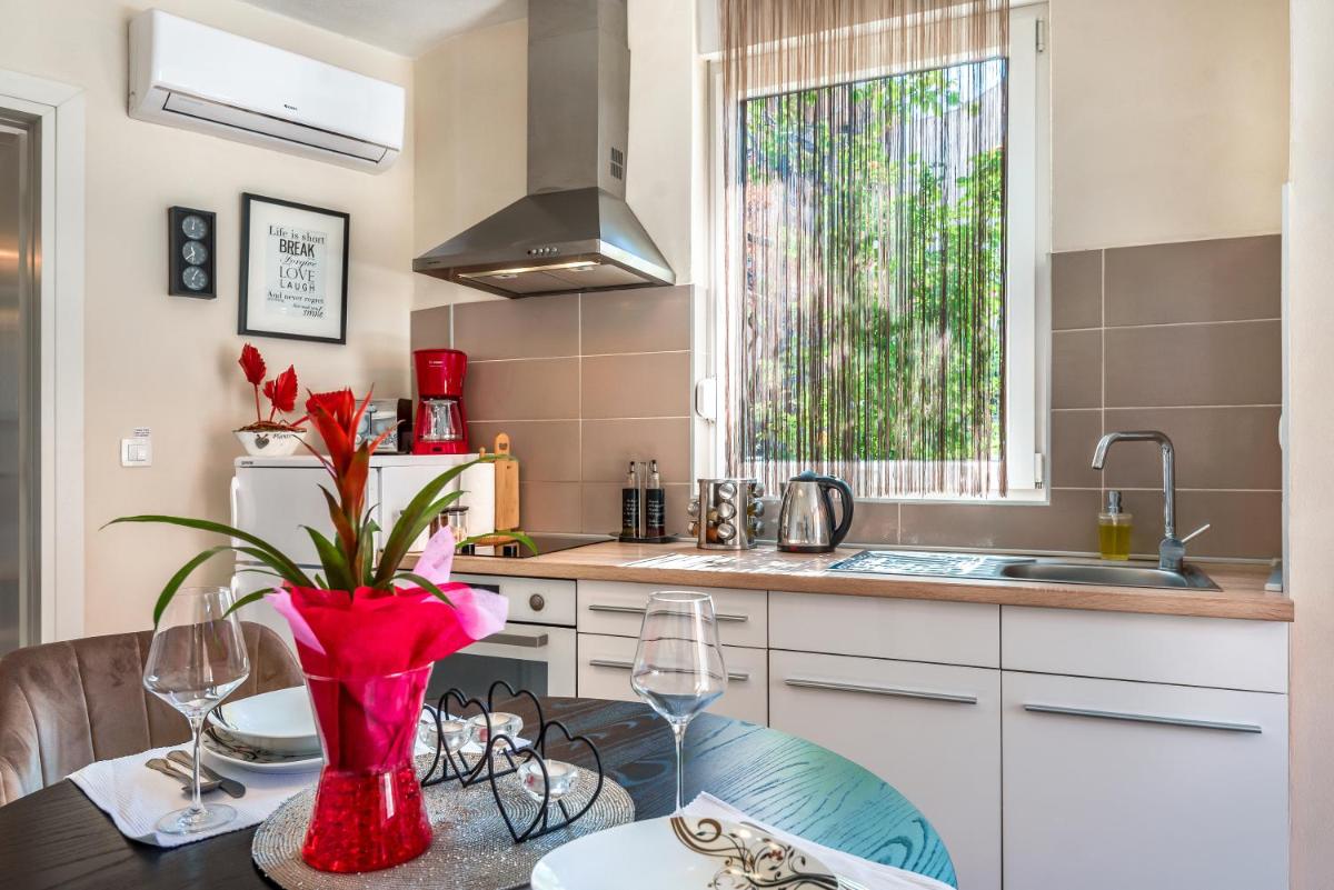 Apartments Stella Mariela - Housity