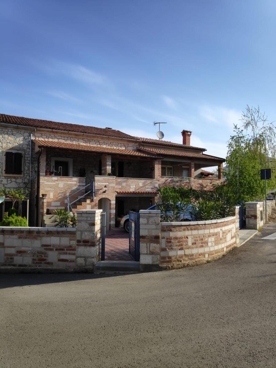 Suitetrails - Apartmani Memić 100 m do plaže, APARTMENTS MEMIĆ ONLY 100M FROM BEACH