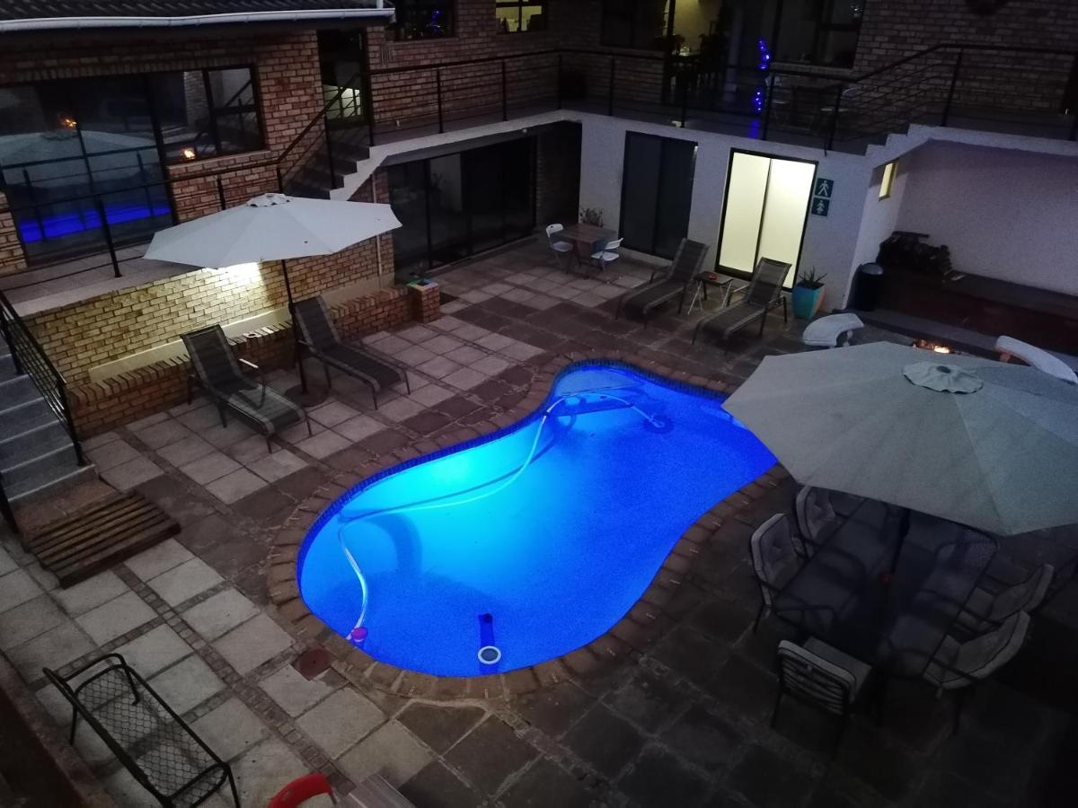Hidden Inn - Housity