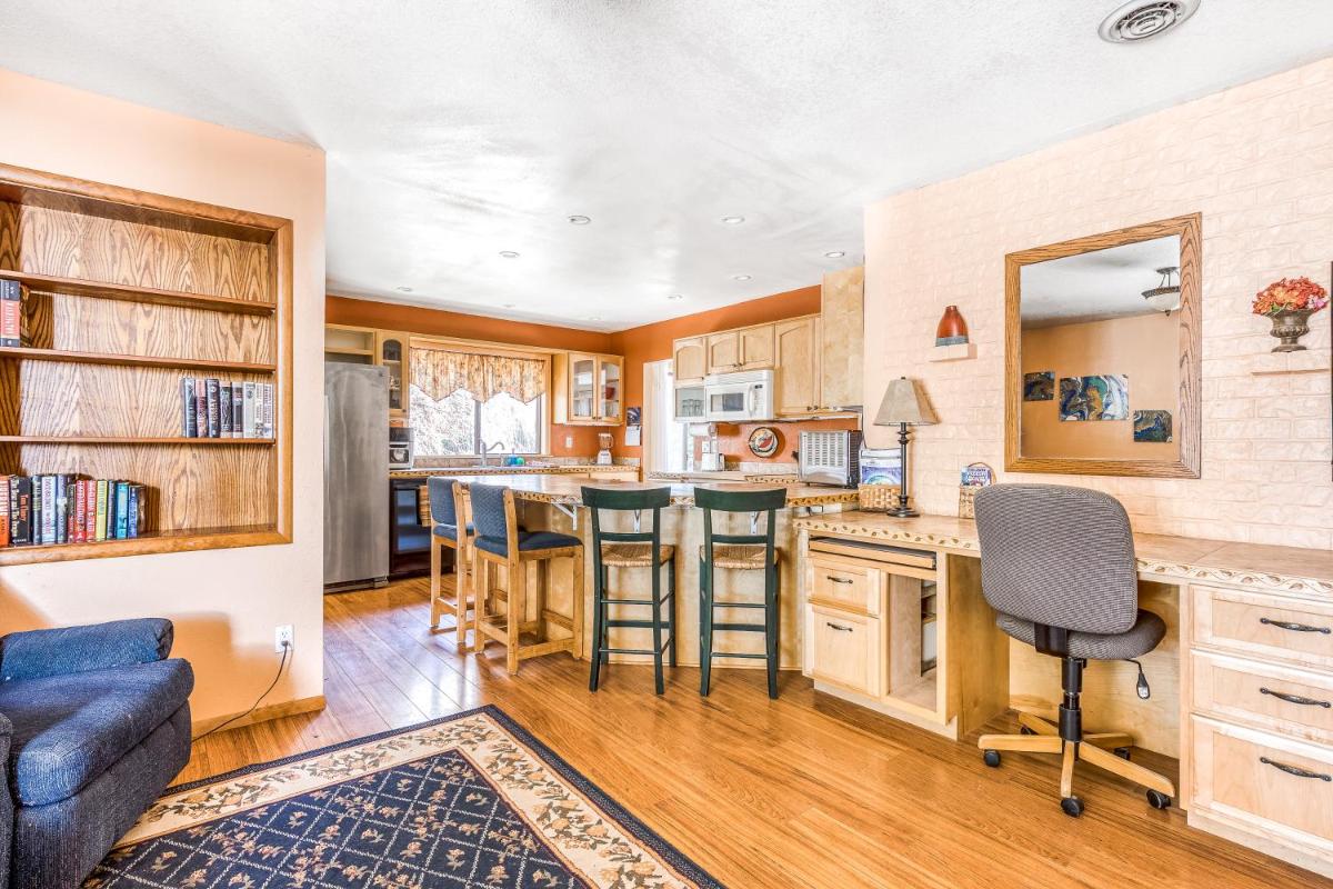 Parkdale Forest Paradise - Housity