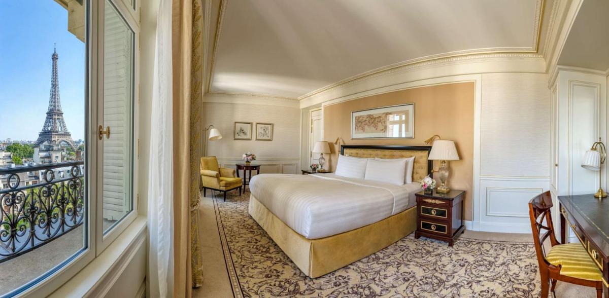 Un ou plusieurs lits dans un hébergement de l'établissement Shangri-La Paris