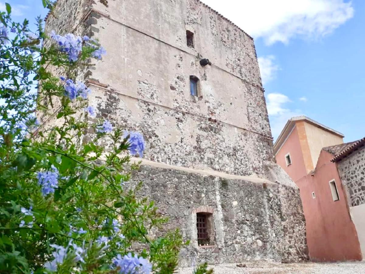 Domo Mea Terra e Domo Mea Chelu - 2 appartamenti nel centro storico di Orosei - Housity