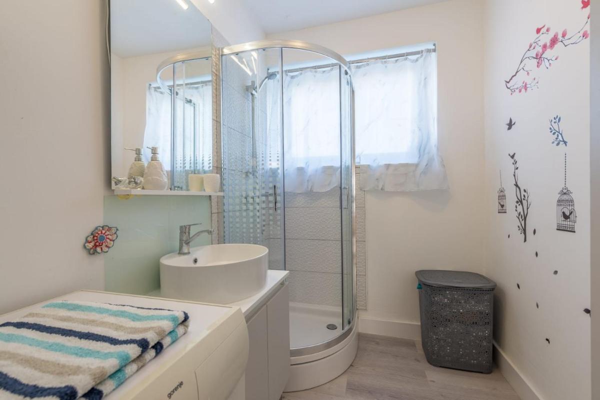 Miss Violet Apartment - Hizvo