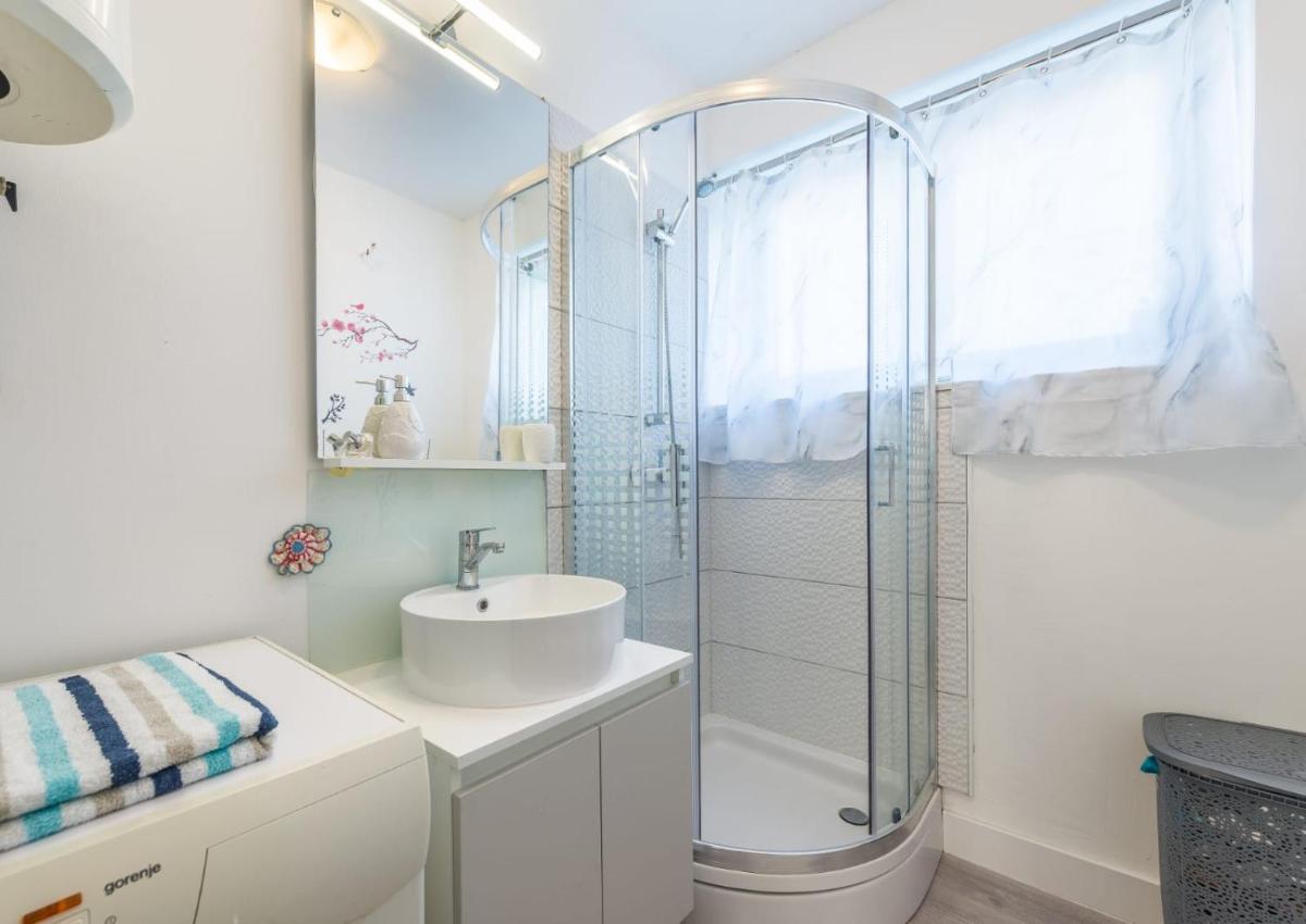 Miss Violet Apartment - Hizvo