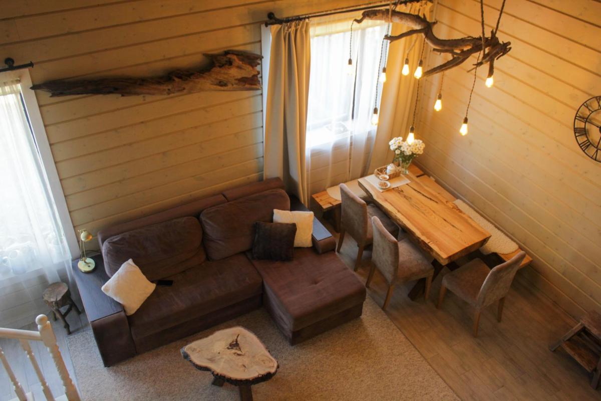 Shale v sosnovom boru - Housity