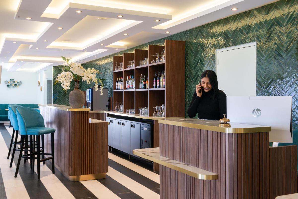 The Originals Boutique, Hôtel Porte de Dieppe - Housity