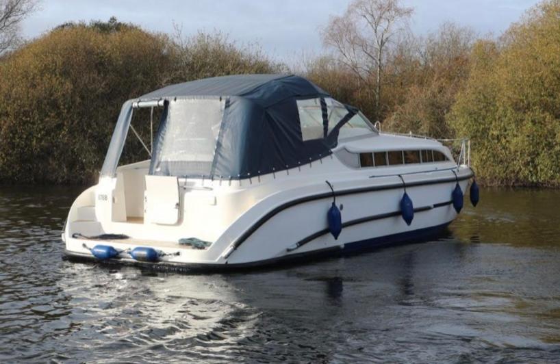 Norfolk Broads Cruiser - Housity