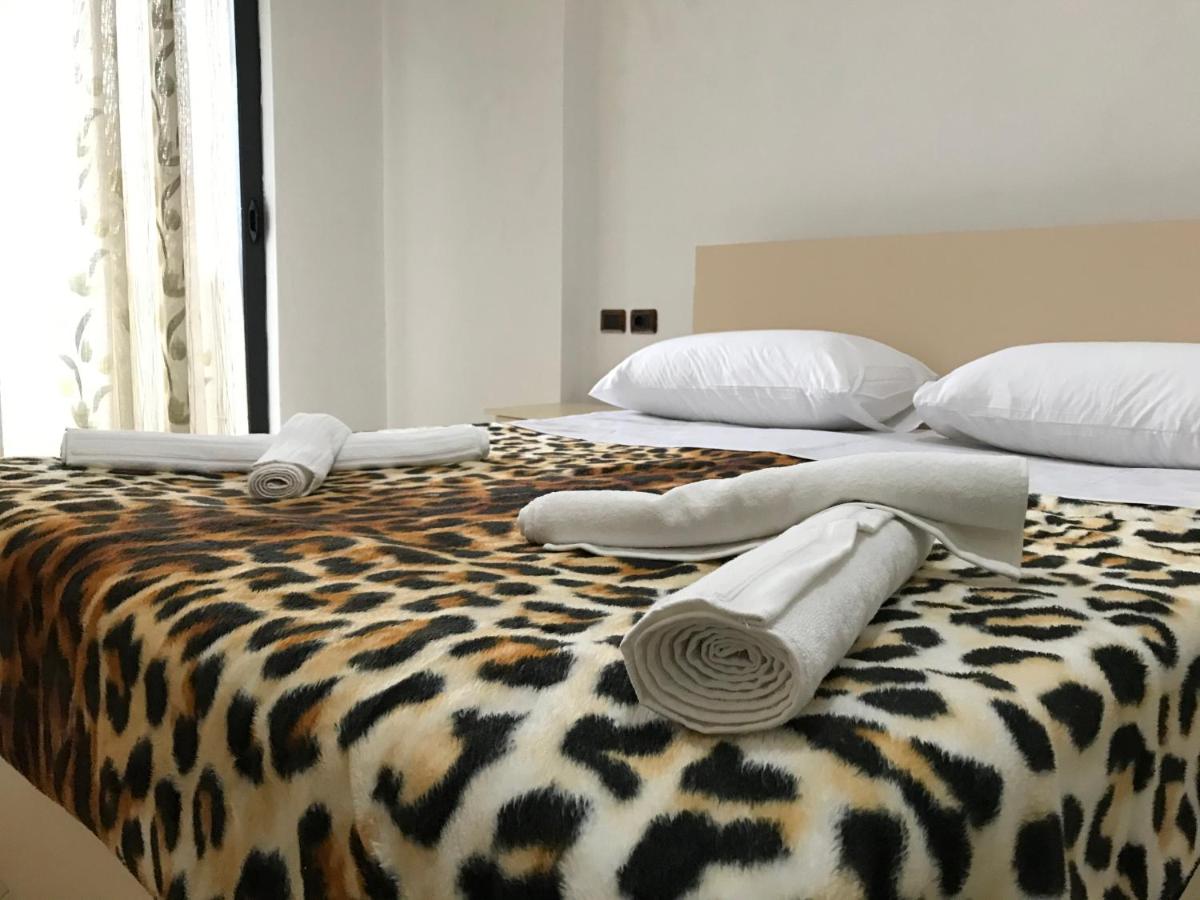 Home Sweet Home 1 - Guest House - Housity