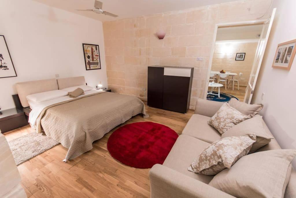 Central Valletta house - Housity