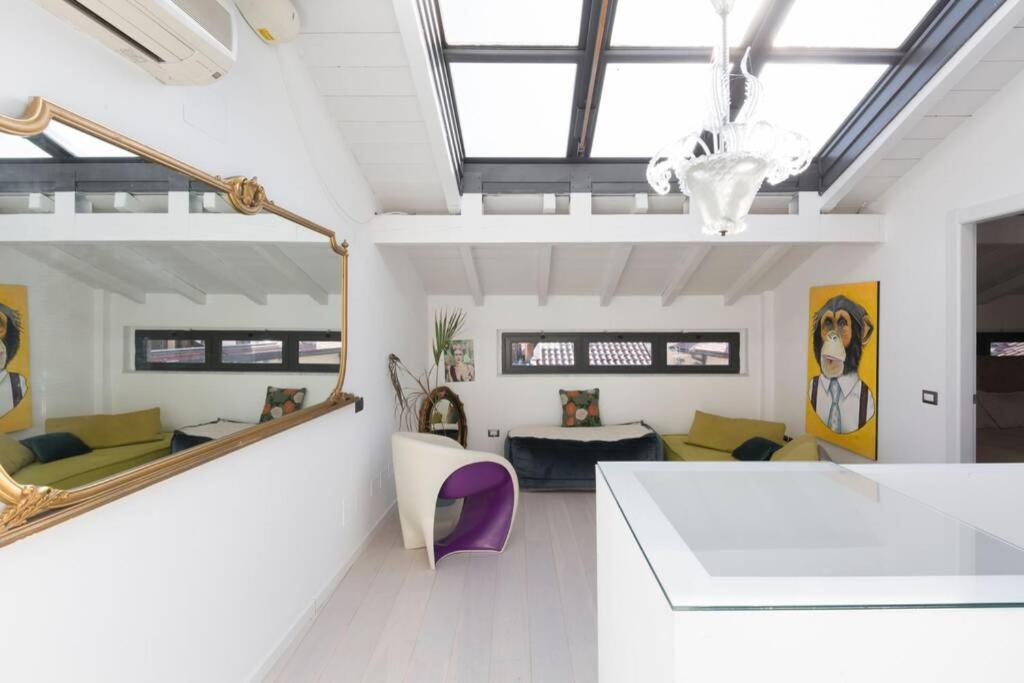 Unique 4 Storey House on Naviglio 4Bd, 4Bt - Housity