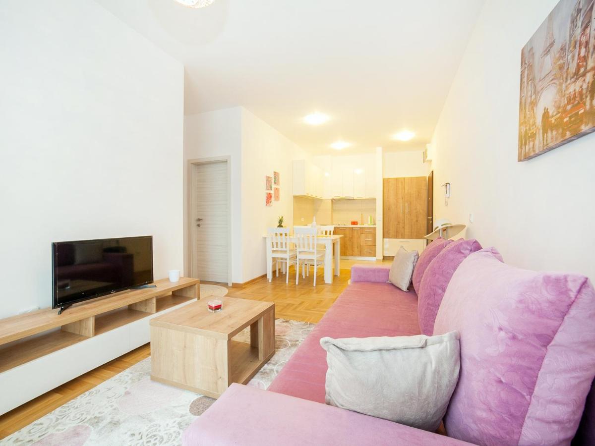 Peace 2 Apartments with parking - Hizvo
