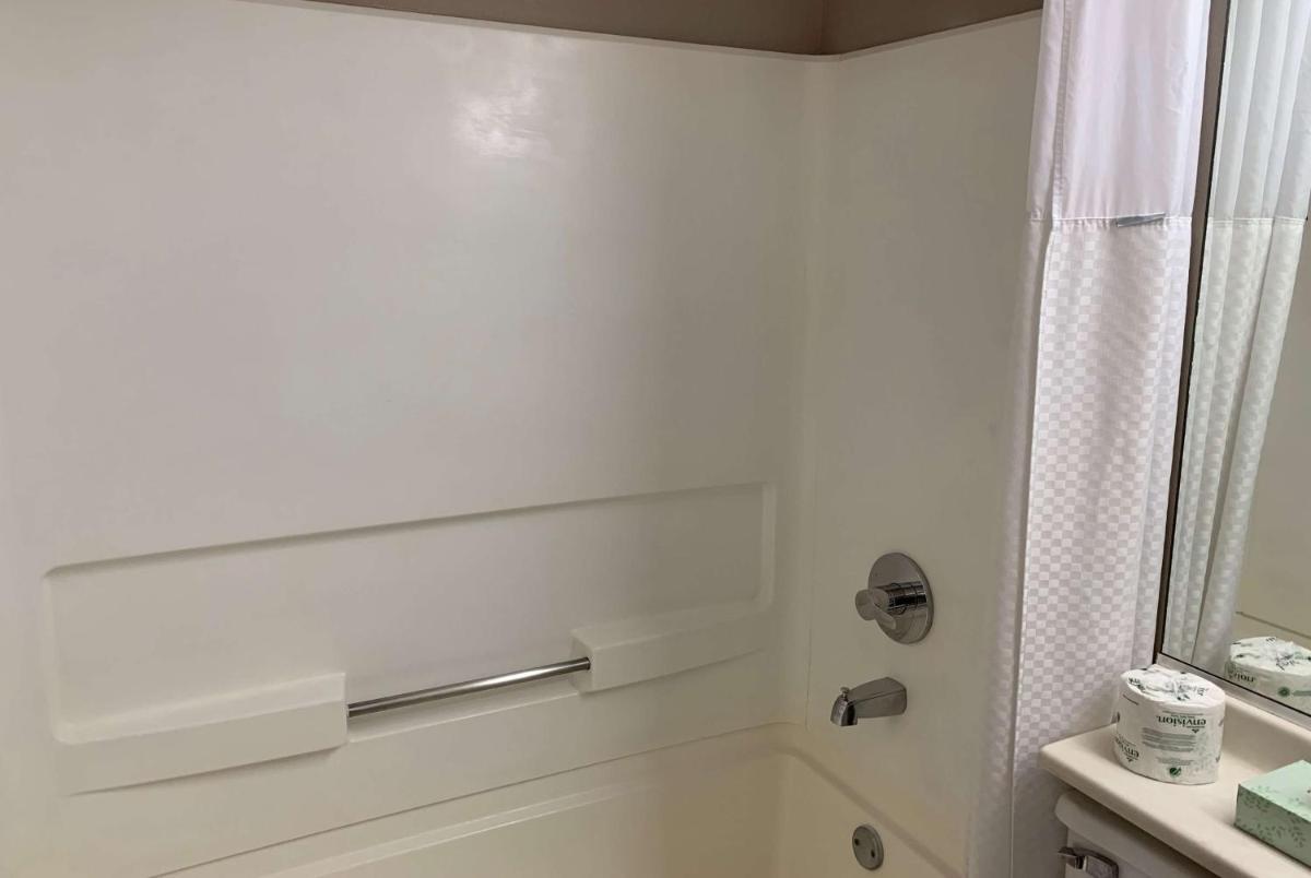 Super 8 by Wyndham Greeley - Housity