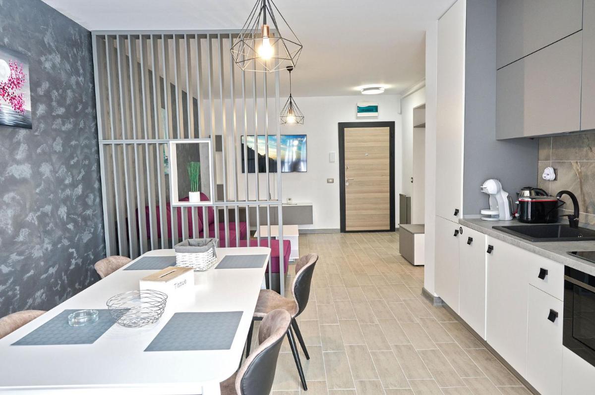 Citadell Sea View Apartment - Spa n Pools Beach Resort - Housity