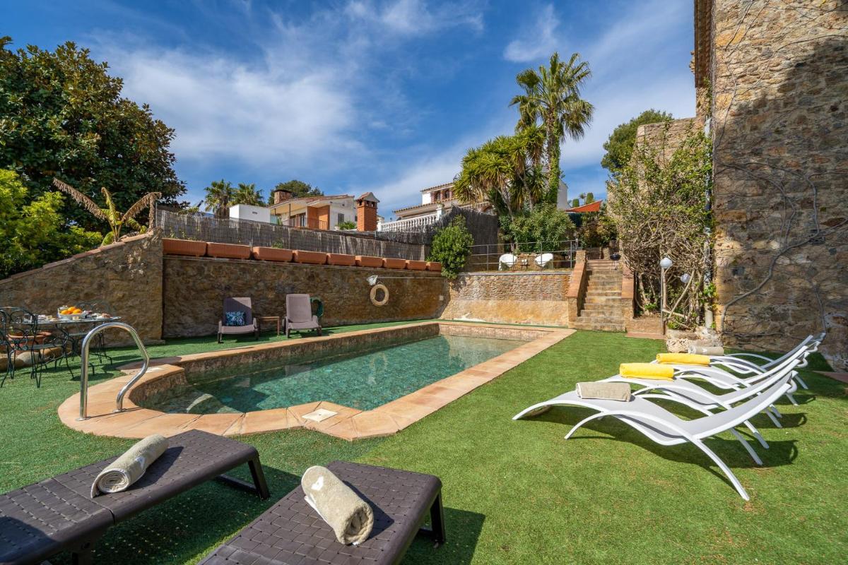 Castillo Can Xirau, Propiedad Exclusiva con piscina & aircon - Housity