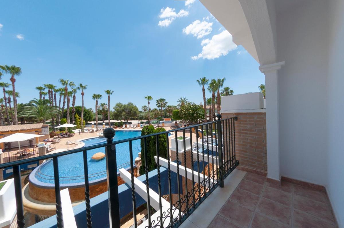 Piscina en o cerca de Hotel La Laguna Spa & Golf