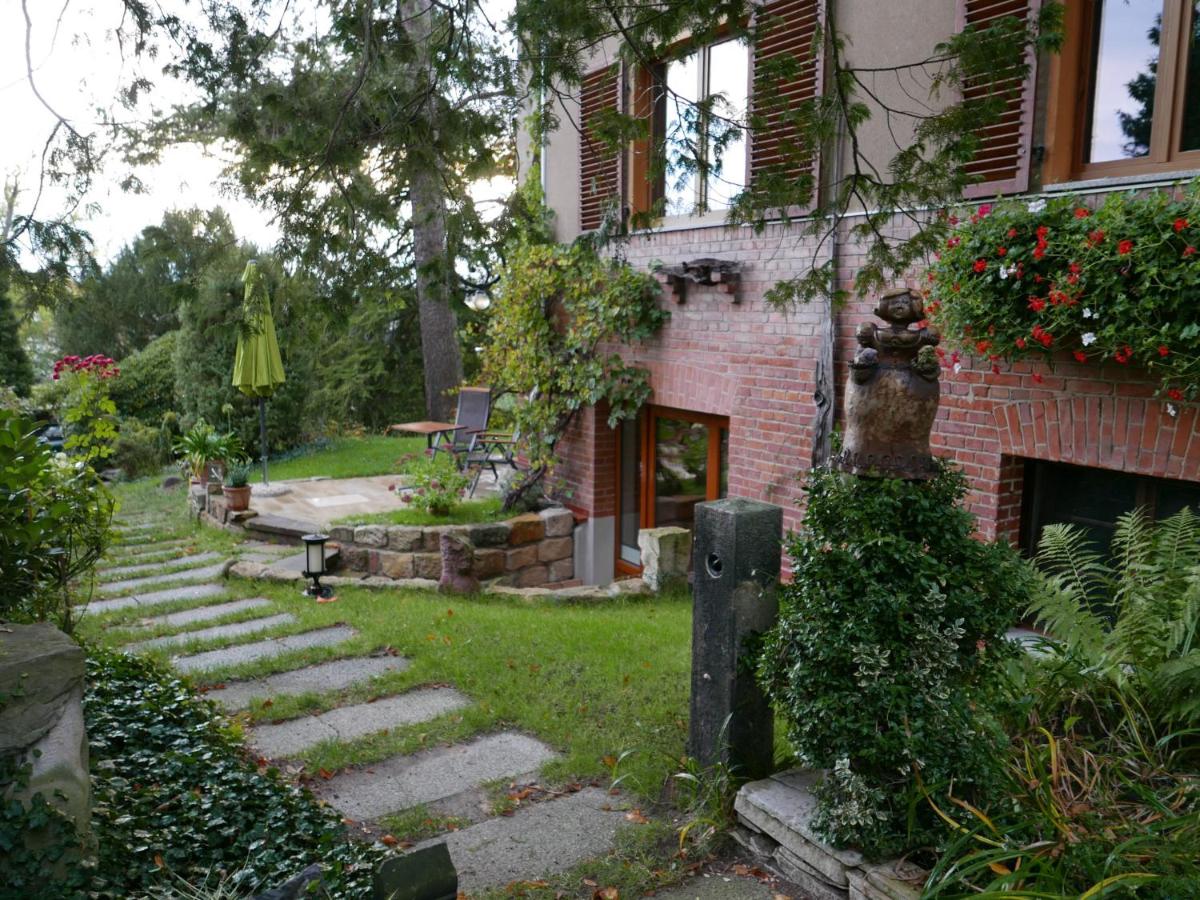 Ferienwohnung Dresden-Pillnitz - Elbhang-Villa - "Am Zuckerhut" - Housity