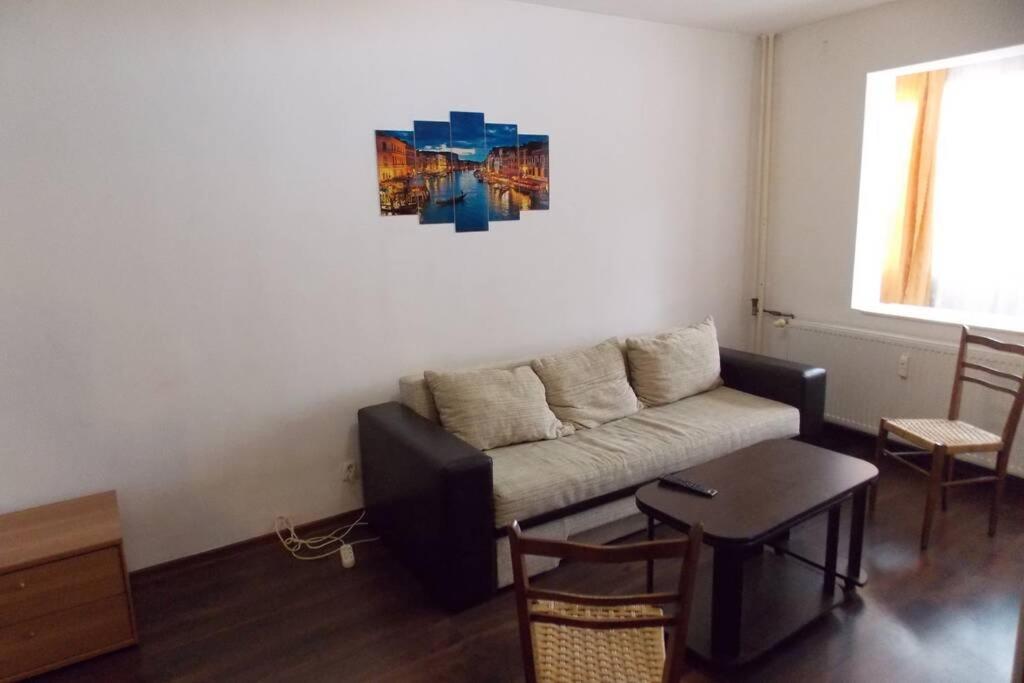 Studio - Housity