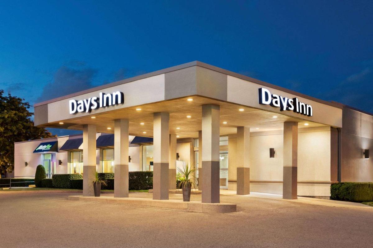 Days Inn by Wyndham London - Housity