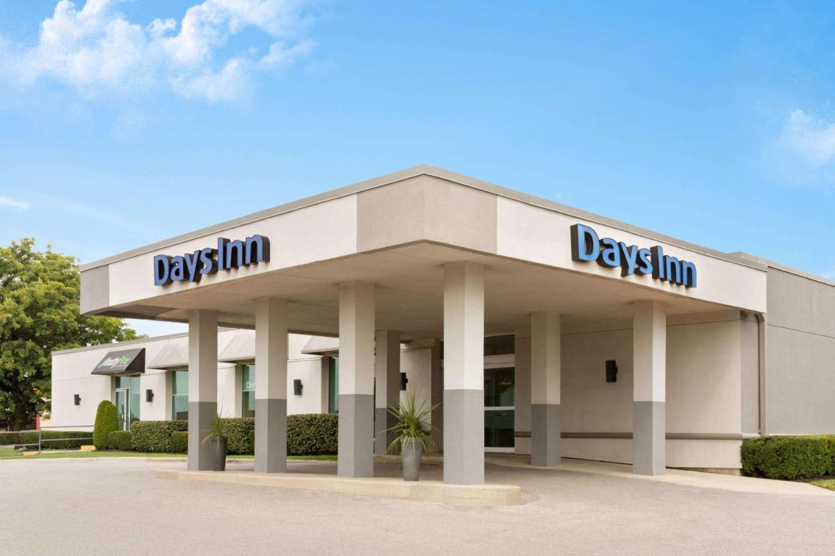 Days Inn by Wyndham London - Housity