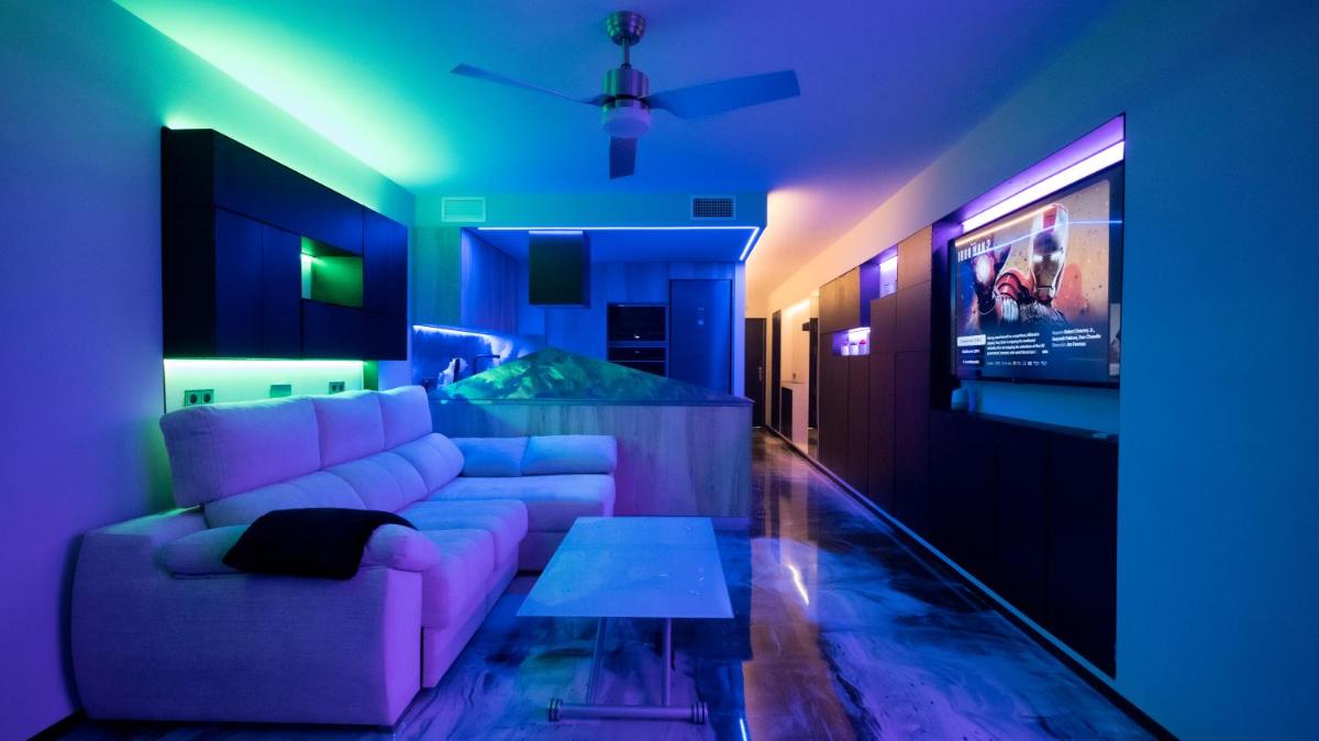 La Farola - Luxury Domotic Flat in Puerto Deportivo - Hizvo