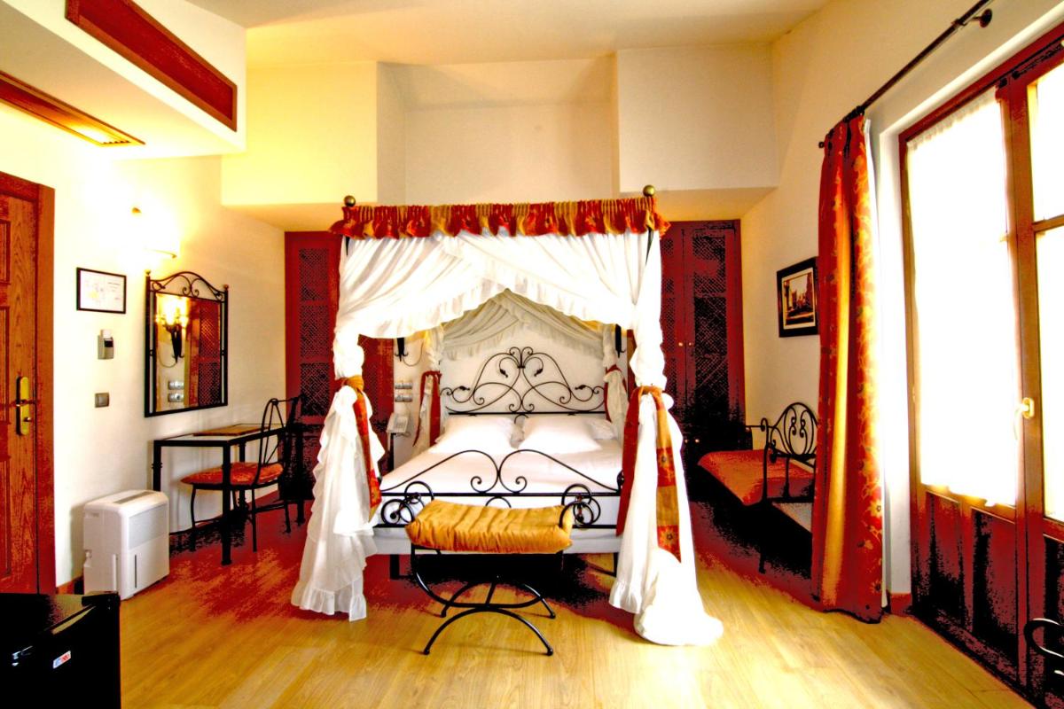Hotel El Juglar - Housity