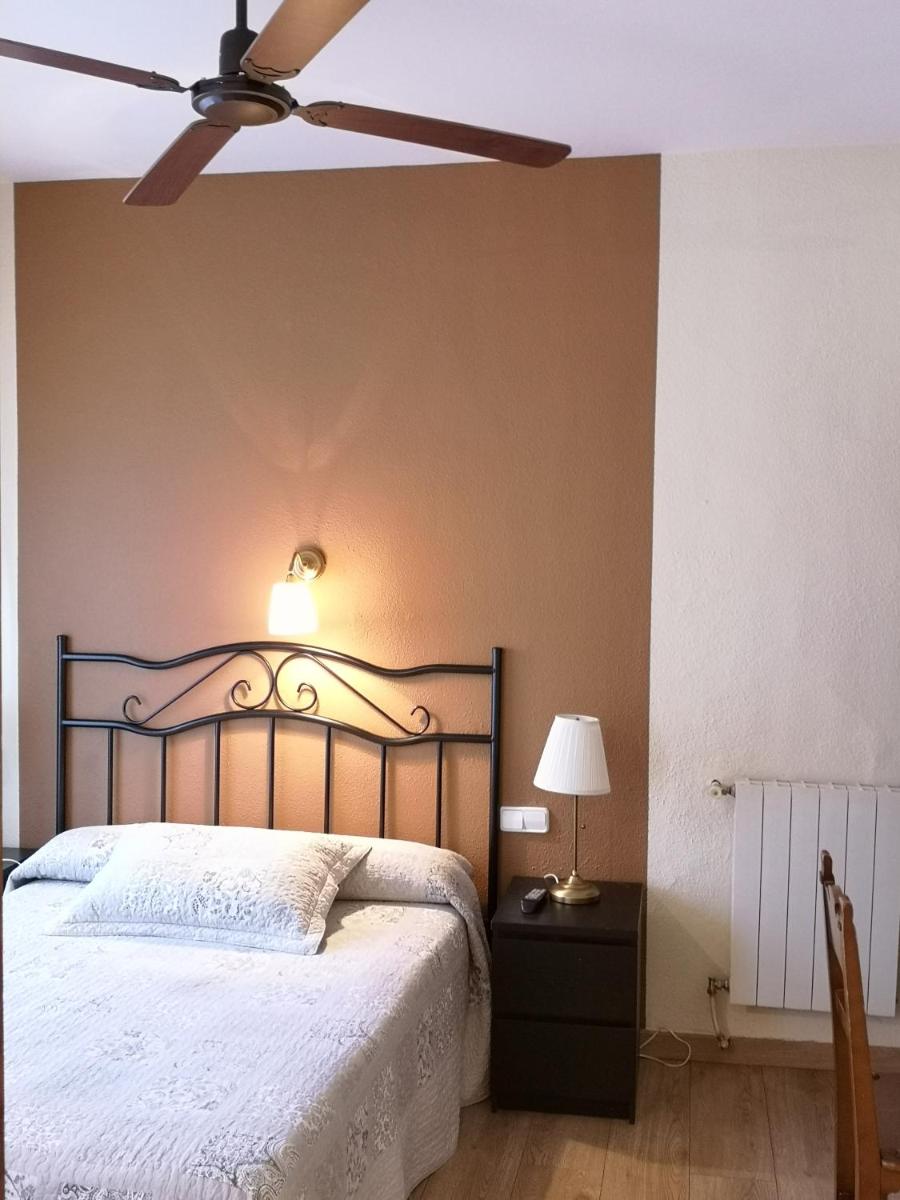 Hostal Plaza - Housity