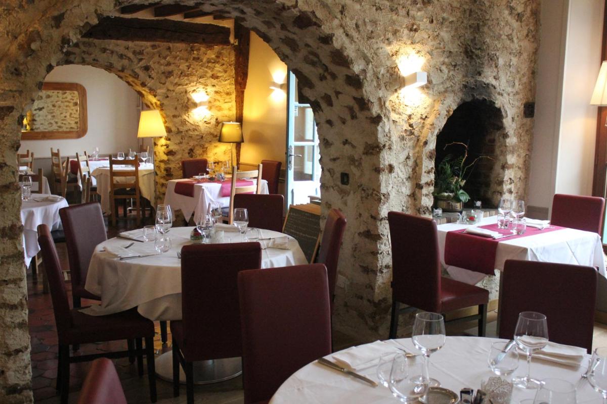 Logis Hôtel & Restaurant - Le Manoir de Sauvegrain - Housity