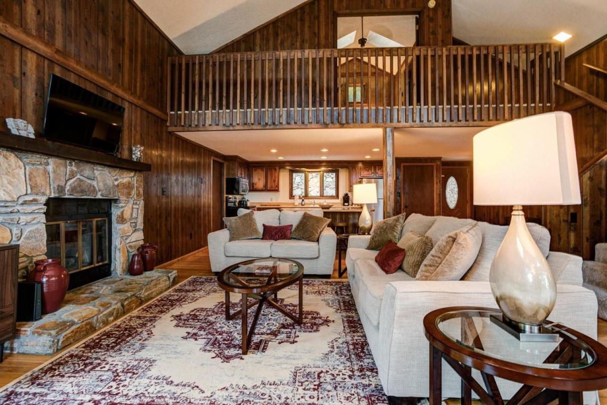 Wolf Ridge Retreat - Housity