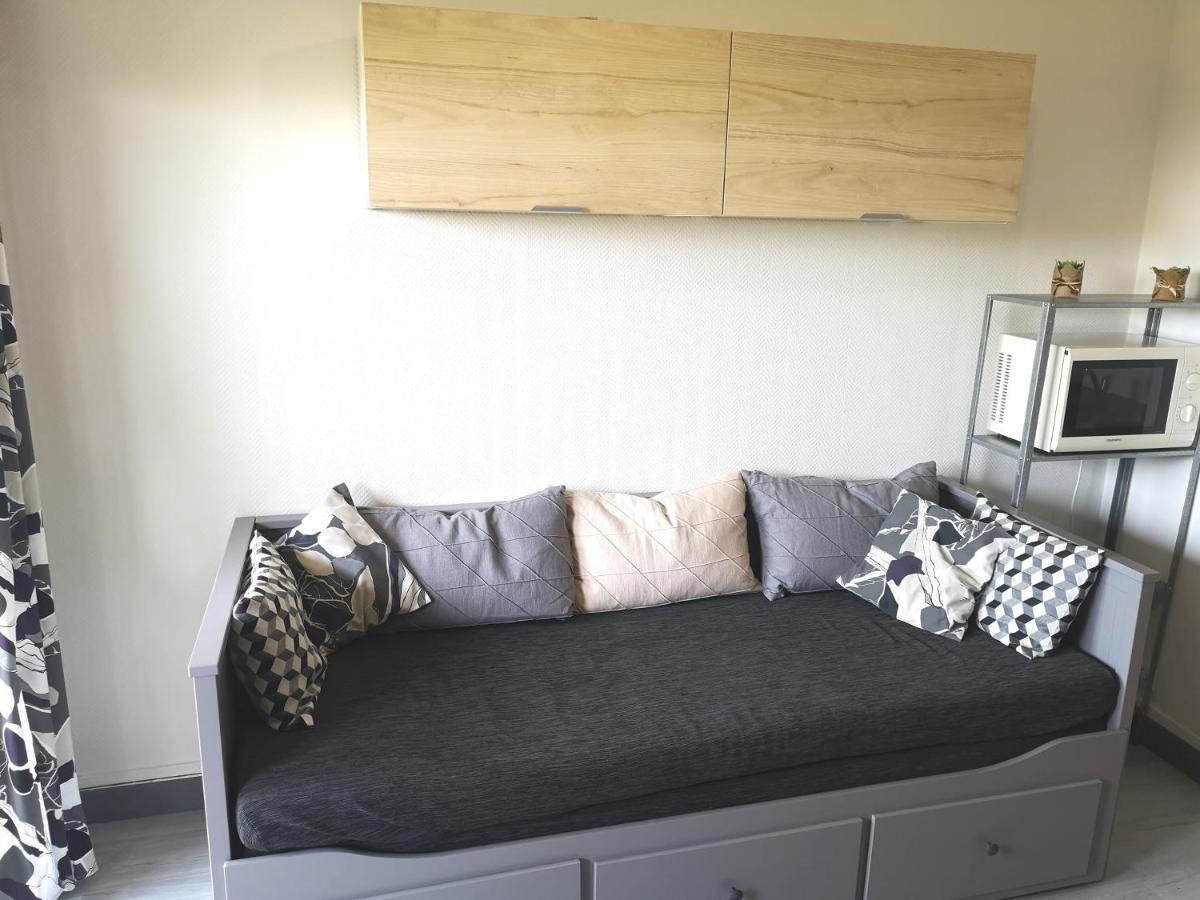 Ryo Beach - Housity