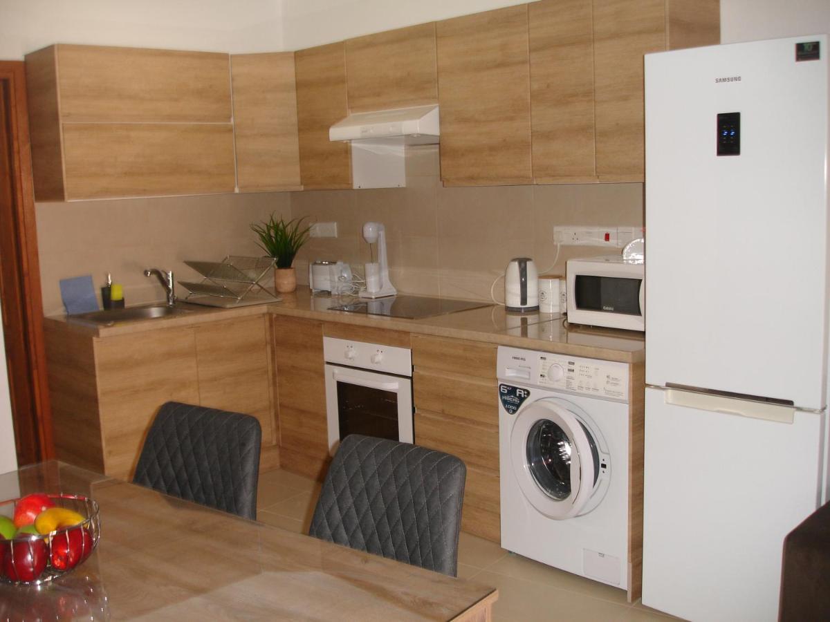 Love Holiday Suite 1 - Housity