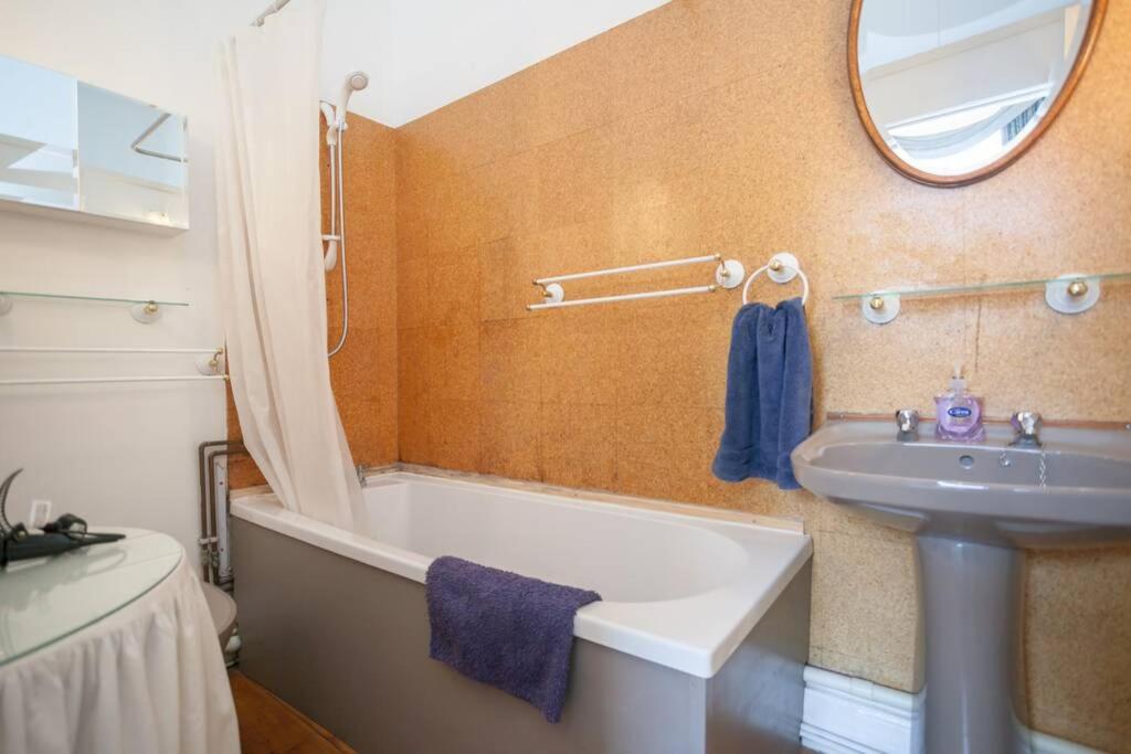 Central Edinburgh 5-bedroom flat - Housity