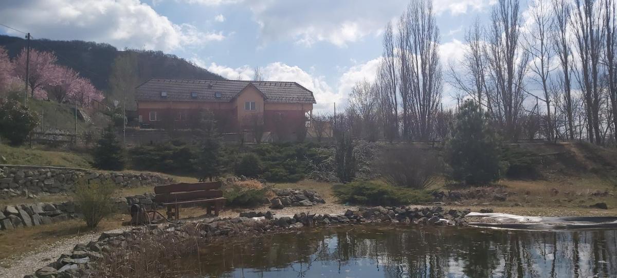 Tündérszikla Panzió - Housity