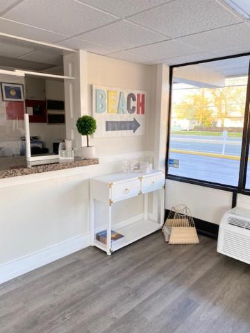 Fenwick Islander Motel - Housity