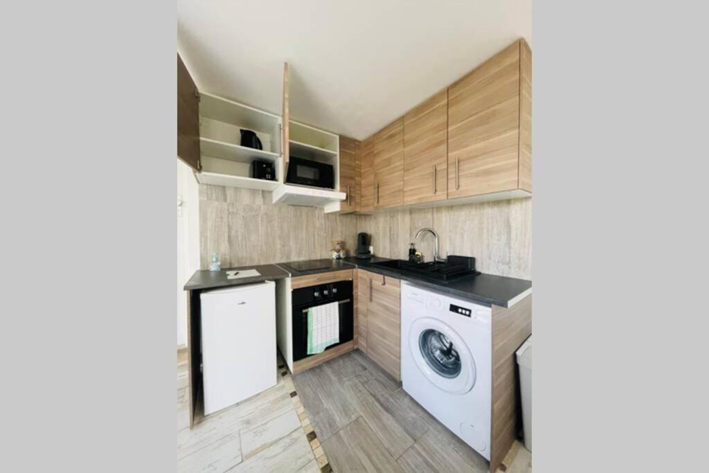 Apptment Cosy avec Terrasse et Parking Proche RER - Housity