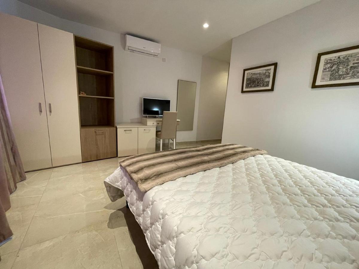 La Reggia Seaview Guesthouse - Housity