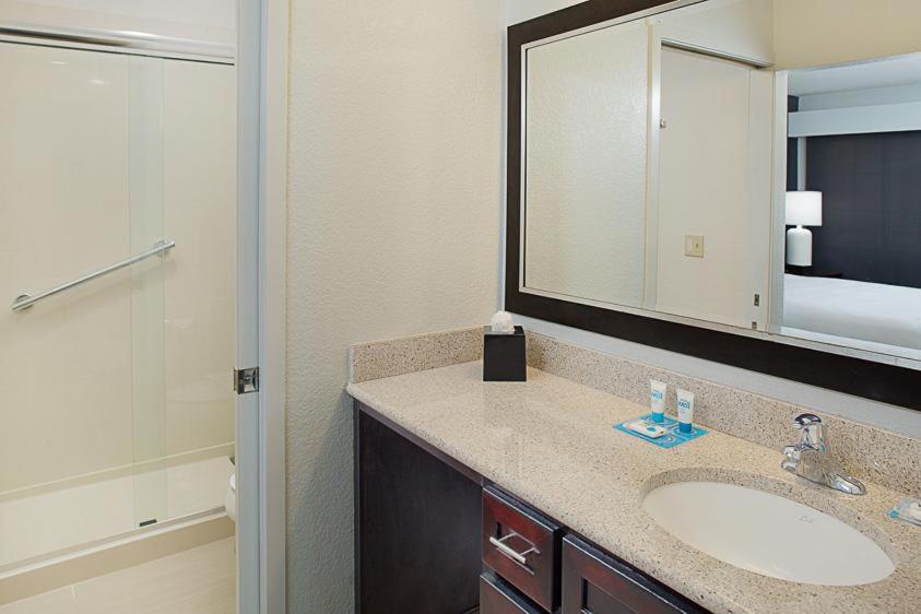 Hyatt House LAX Manhattan Beach - Housity