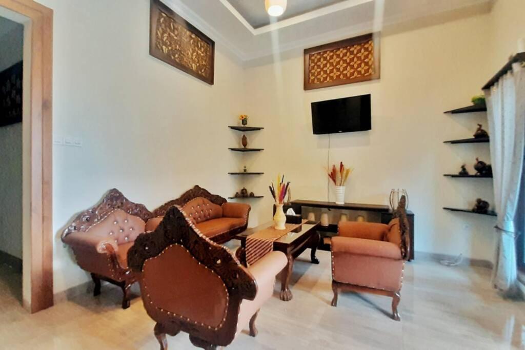 Ndalem Gendhis Villa - Housity